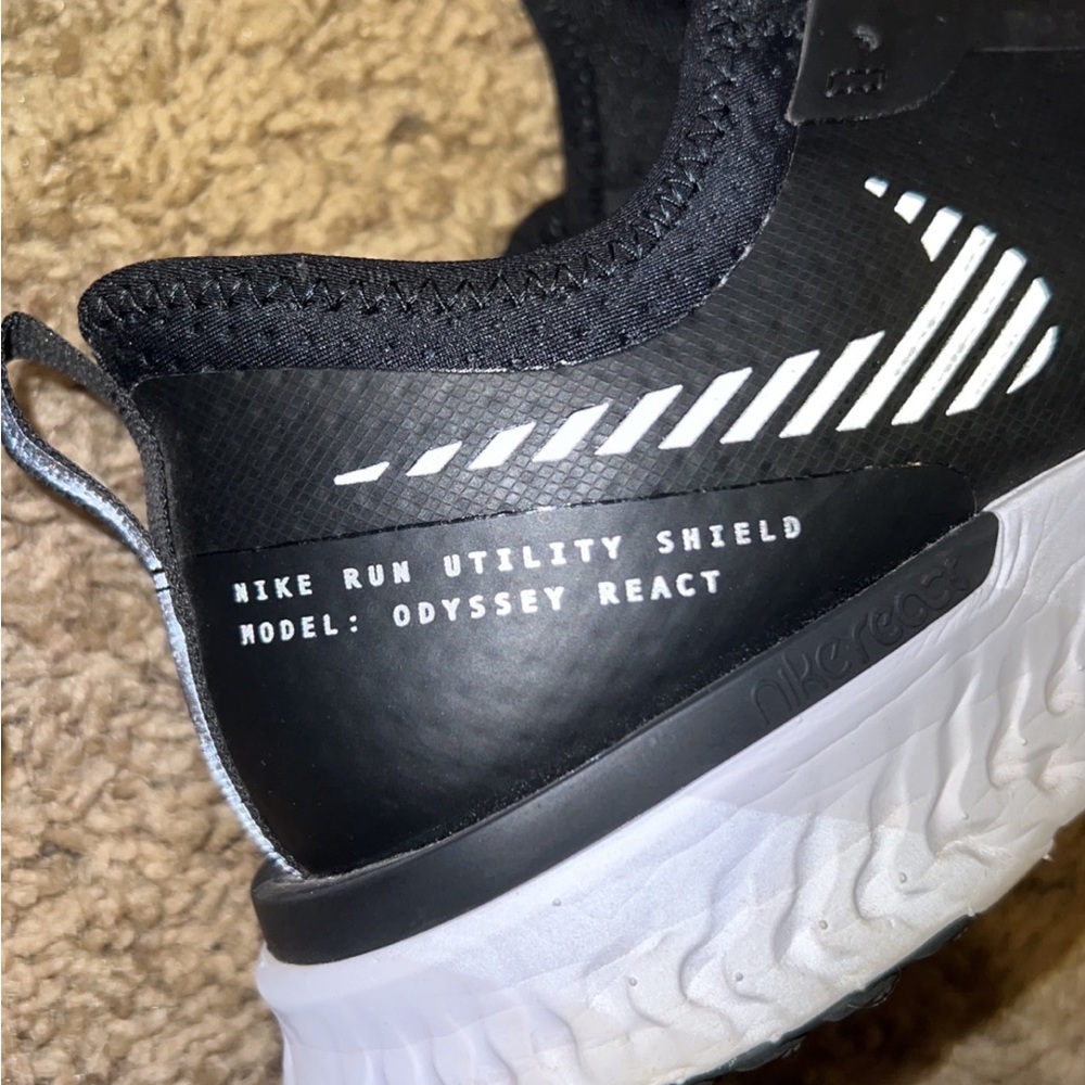 Nike Running Utility Shield- Odyssey React - image 3